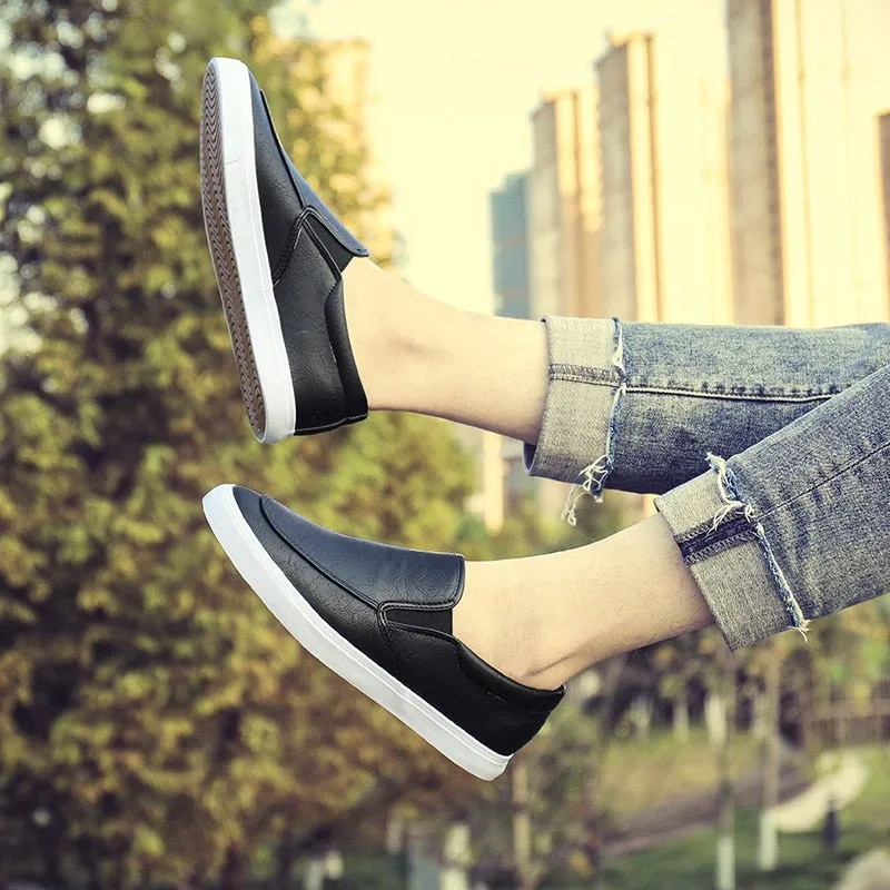 Men Loafers Soft Leather Men Shoes Slip-on Flat Fashion Loafers Casual Male Black White Shoes A1187