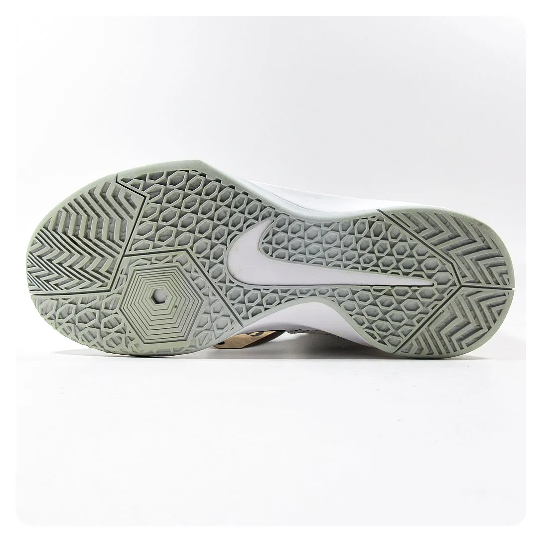 NIKE Zoom Devosion