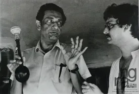 Satyajit Ray - Briefing Saumitra Chatterjee On Location For Asani Sanket - Bengali Movie Collection - Posters
